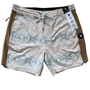 Hurley Phantom + boardshort size 31 17” new with tags